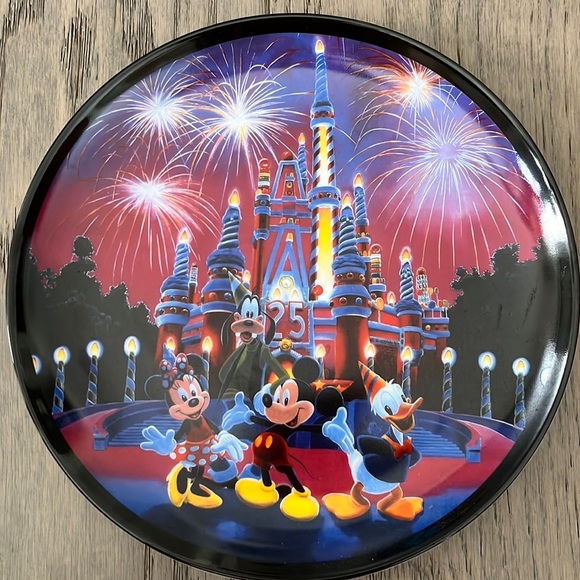 The Art of Disney: 25 year Commemorative plate - Picture 5 of 6